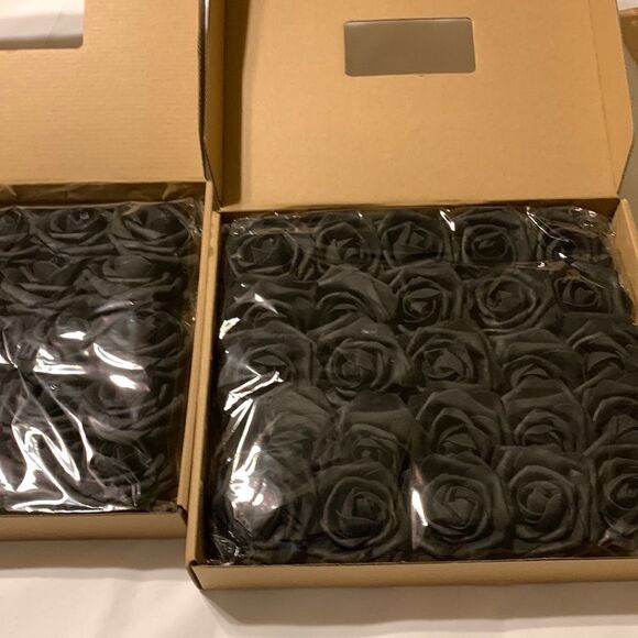 Two boxes of 25 black foam roses w/stems (total 50) - Picture 1 of 6